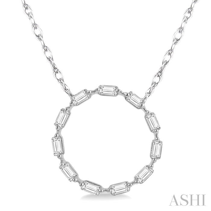 1/4 Ctw Circle Round Cut Diamond Pendant With Chain in 14K White Gold