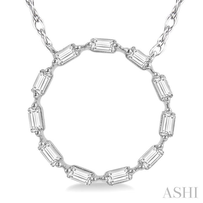 1/4 Ctw Circle Round Cut Diamond Pendant With Chain in 14K White Gold