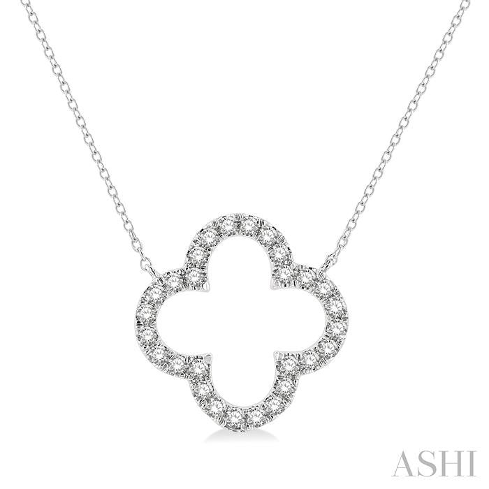 1/2 Ctw Clover Round Cut Diamond Pendant With Chain in 14K White Gold