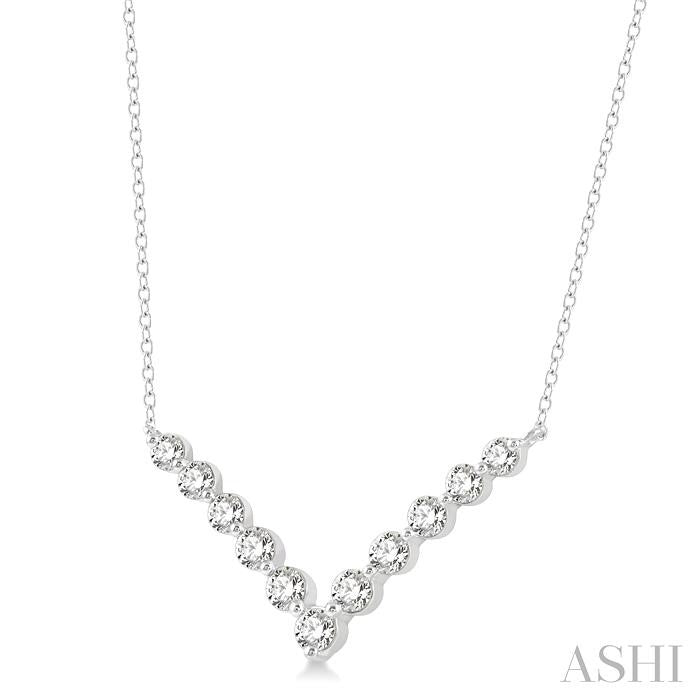 3/4 Ctw Round Cut Diamond Chevron Necklace in 14K White Gold