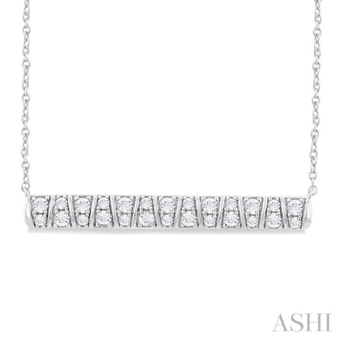 1/2 Ctw Ribbed Trapezoid Motif Bar Round Cut Diamond Necklace in 14K White Gold