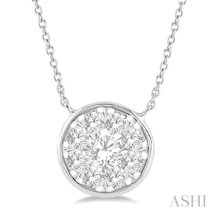 1/2 Ctw Round Shape Lovebright Diamond Pendant With Chain in 14K White Gold