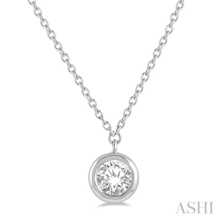 1/10 Ctw Round Cut Diamond Pendant With Chain in 14K White Gold