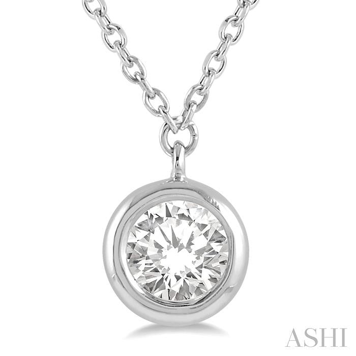 1/10 Ctw Round Cut Diamond Pendant With Chain in 14K White Gold