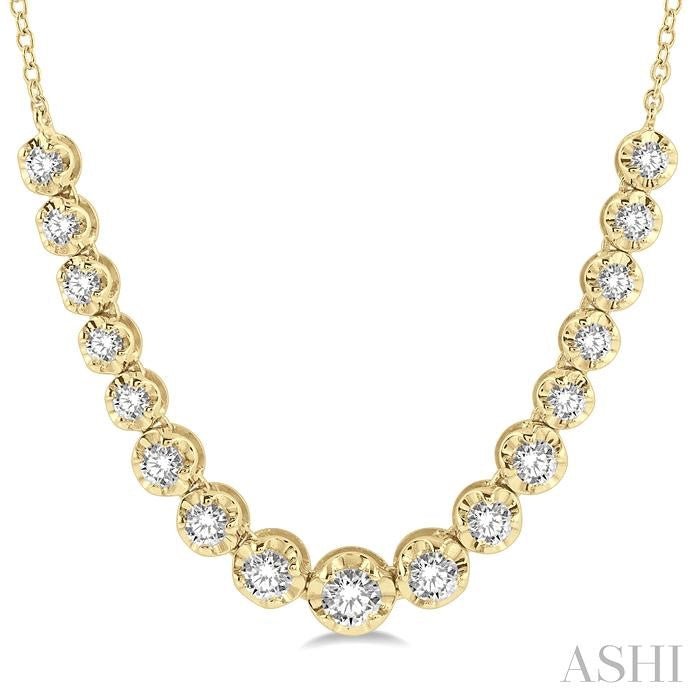 1 Ctw Round Cut Diamond Illusion Necklace in 14K Yellow Gold
