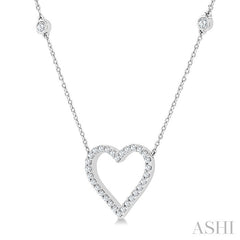 1/2 Ctw Round Cut Diamond Heart Fashion Station Necklace in 10K White Gold