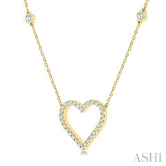 1/2 Ctw Round Cut Diamond Heart Fashion Station Necklace in 10K Yellow Gold